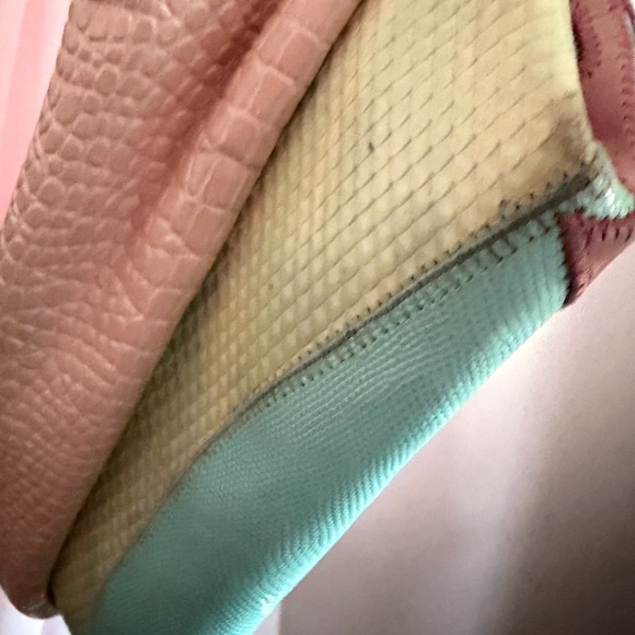 Colorful 80s Seashell Patterned Women's Bag - Picture 5 of 7